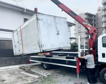 コンテナ吊り上げ