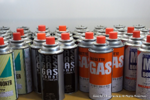 大量のガスボンベ回収イメージ