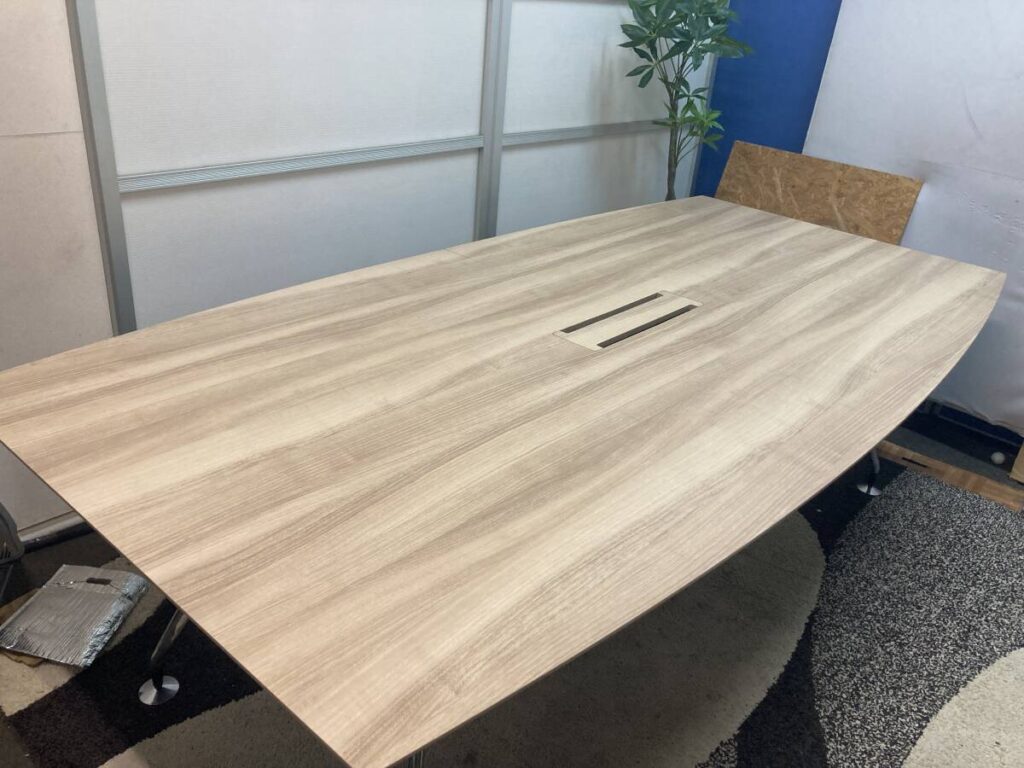 ミーティングテーブル