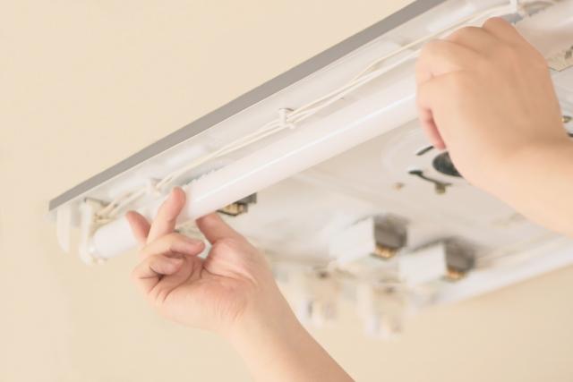 蛍光灯取り外し