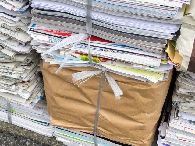 大量の古紙